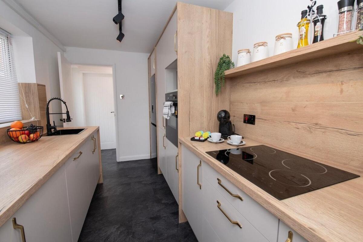 Comfort Cove * Kingston upon Hull
