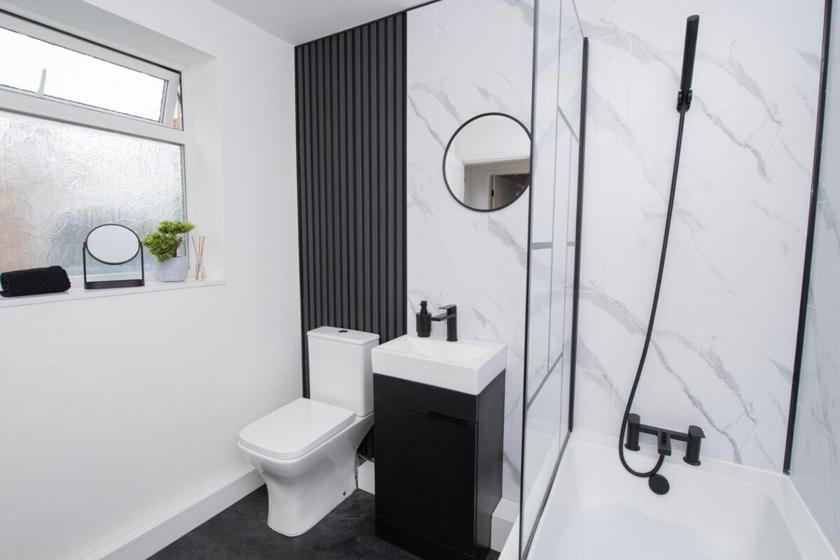 Comfort Cove * Kingston upon Hull